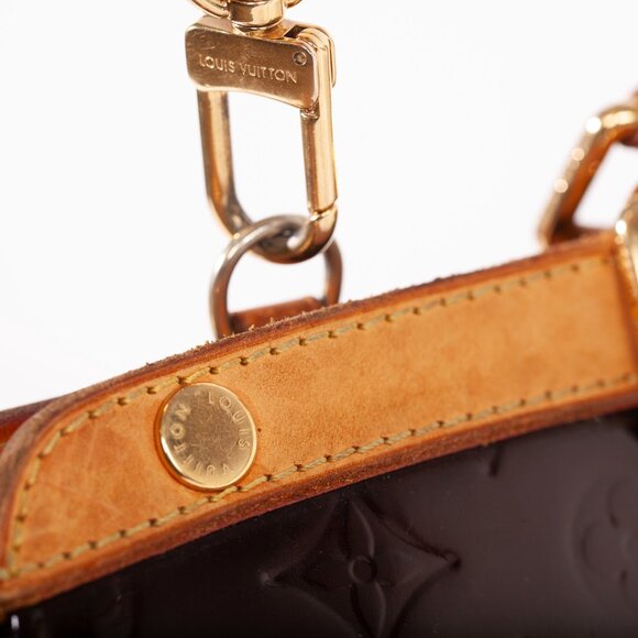 Authentic Louis Vuitton Vernis Monogram Amarante Brea MM Handbag - Picture 9 of 16